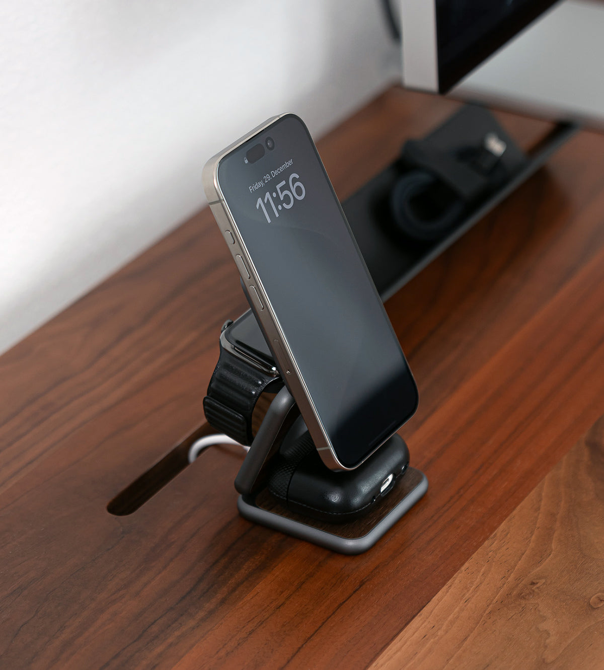 X40 Pro 3-in-1 MagSafe Foldable Charging Stand · Wood Grain