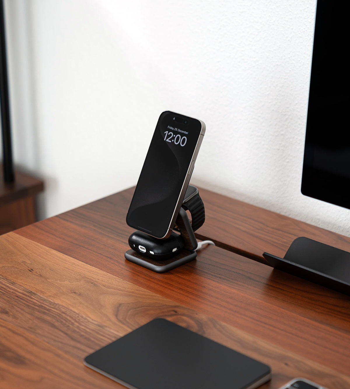 X40 Pro 3-in-1 MagSafe Foldable Charging Stand · Wood Grain