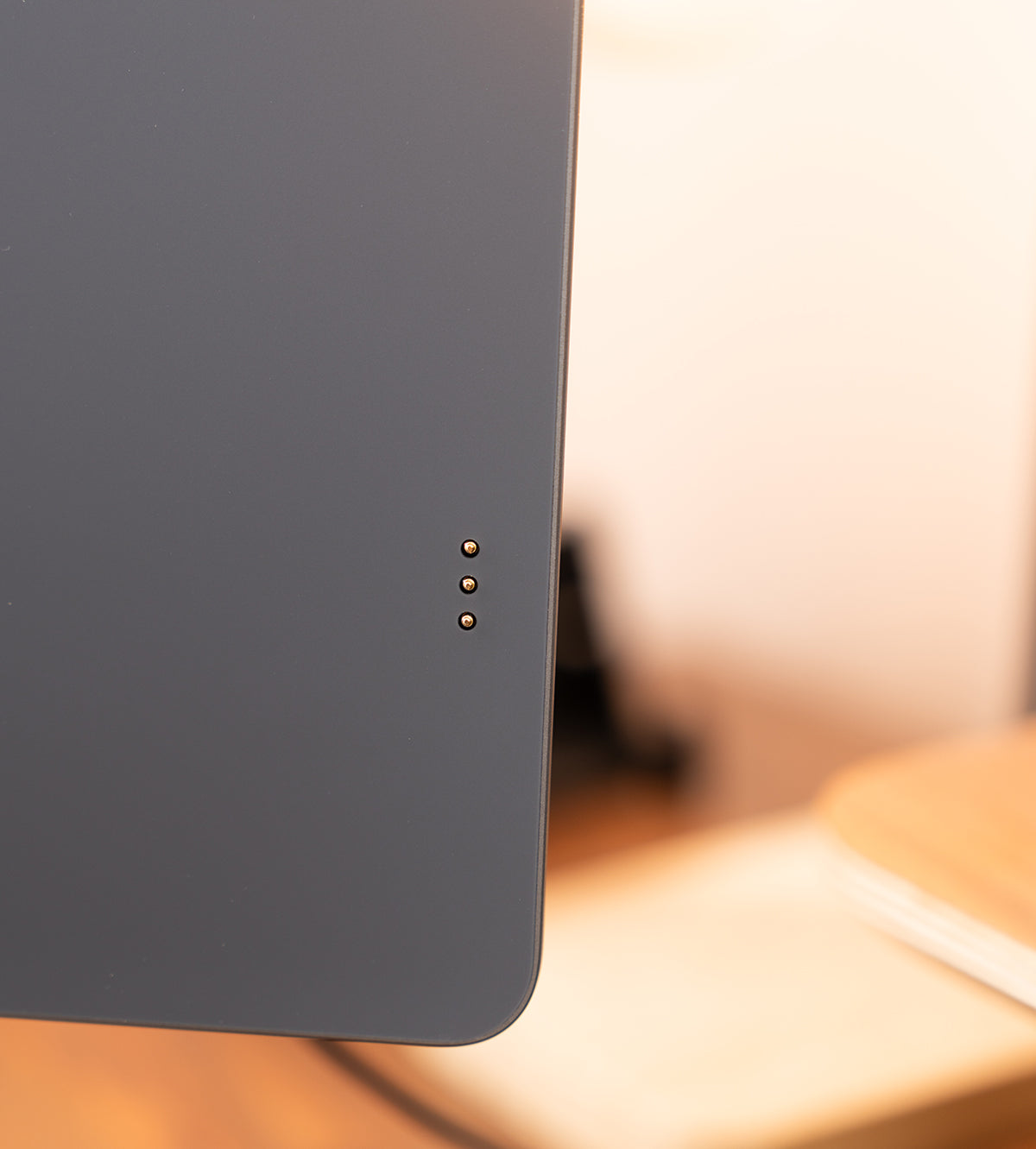 X36 Pro MAX Magnetic Charging Stand for iPad