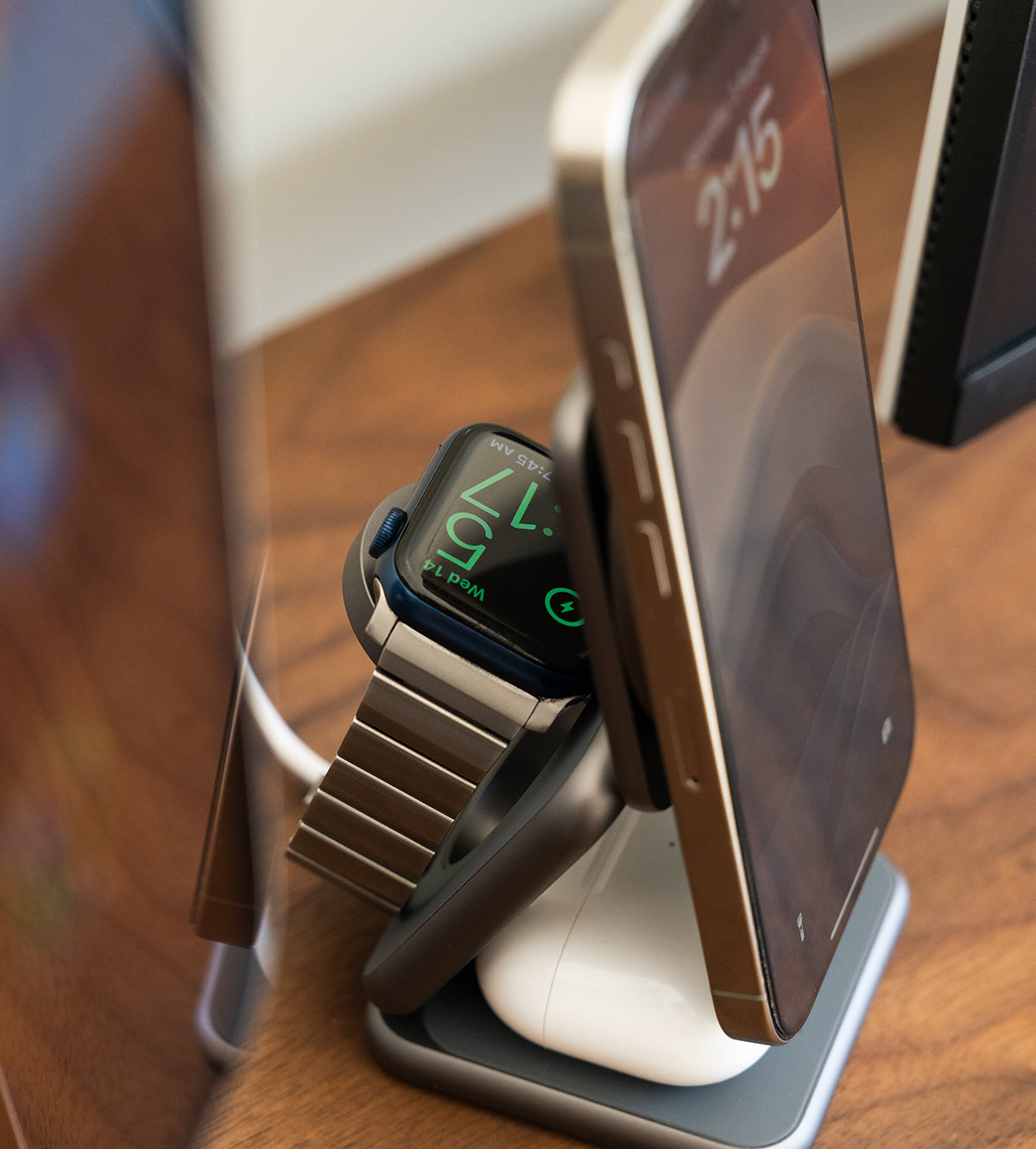 X40Q Qi2 Certified 3-in-1 MagSafe Foldable Charging Stand · Gray