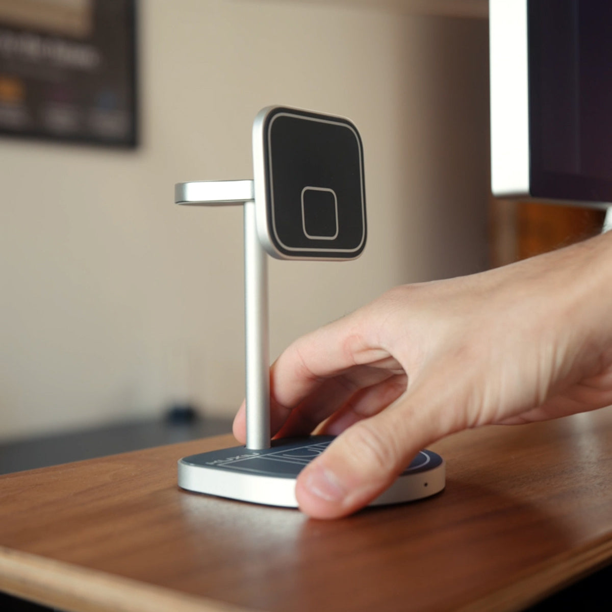 3-Point Power Creative 3-in-1 MagSafe Charging Stand · Black