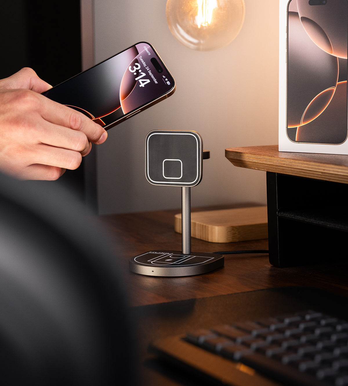 3-Point Power Creative 3-in-1 MagSafe Charging Stand · Black