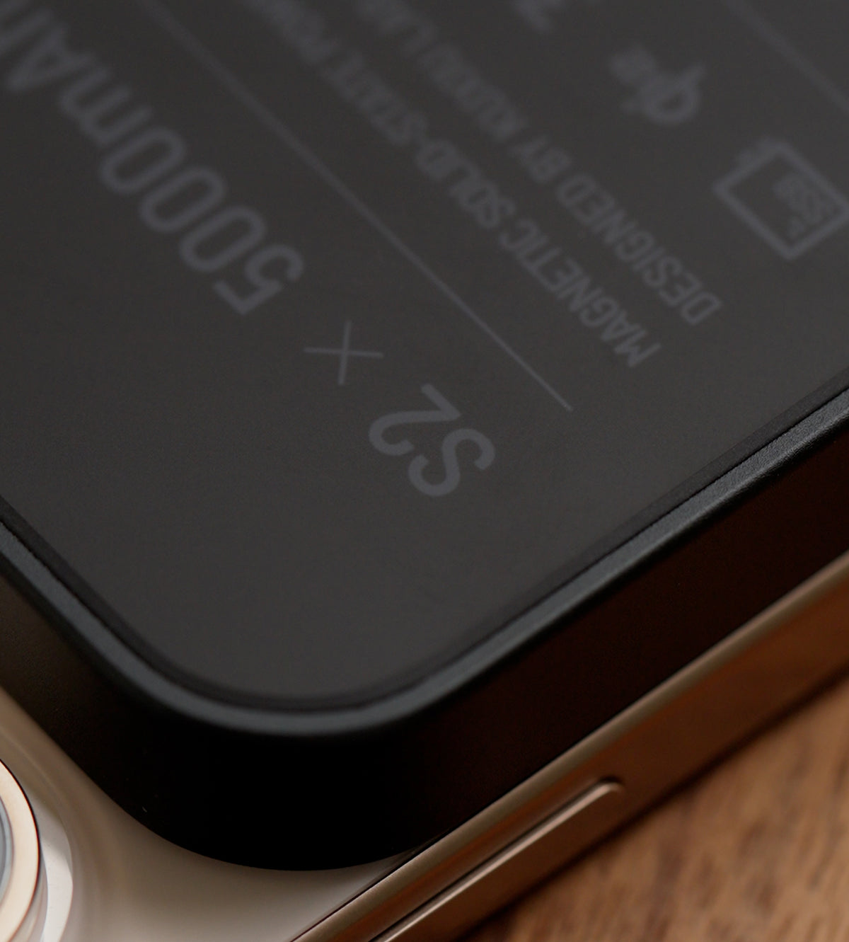 S2 Qi2-Certified MagSafe Solid-State Power Bank